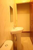 Stay.Plus Ebony Mara House