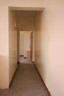 Stay.Plus Ebony Mara House