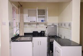 Stay.Plus Ebony Mara House