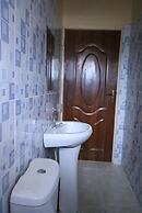 Stay.Plus Ebony Mara House