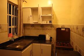 Stay.Plus Ebony Mara House