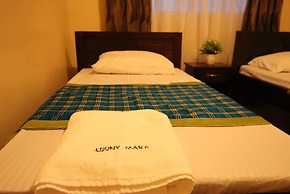 Stay.Plus Ebony Mara House