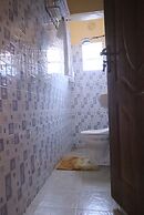 Stay.Plus Ebony Mara House