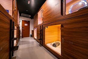 JPOD Capsule Hotel