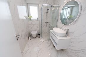 Apartments & Rooms Pool Villas Maris B