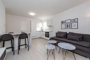 Apartments & Rooms Pool Villas Maris B