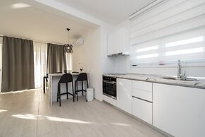 Apartments & Rooms Pool Villas Maris B