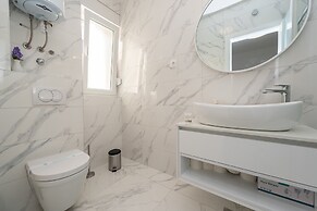 Apartments & Rooms Pool Villas Maris B