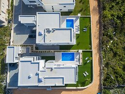 Apartments & Rooms Pool Villas Maris B