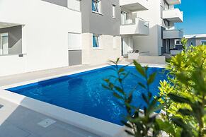 Apartments & Rooms Pool Villas Maris B