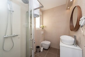 Apartments & Rooms Pool Villas Maris B