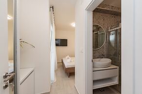 Apartments & Rooms Pool Villas Maris B