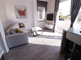 Apartments & Rooms Danivan Pool Villas B