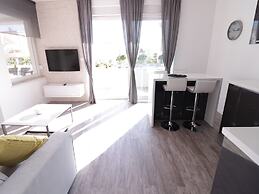 Apartments & Rooms Danivan Pool Villas B