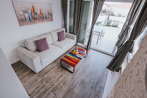 Apartments & Rooms Danivan Pool Villas B