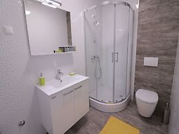 Apartments & Rooms Danivan Pool Villas B