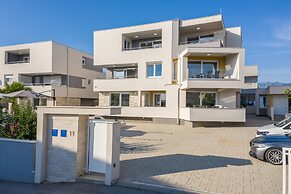 Apartments & Rooms Danivan Pool Villas B