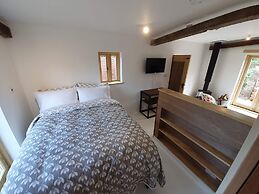 Swallow Studio