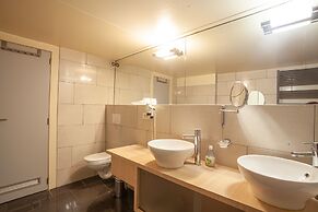 Luxury Suites Castel