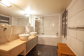 Luxury Suites Castel