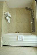 Orson Hotel & Resort Con Dao