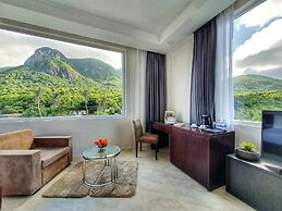 Orson Hotel & Resort Con Dao