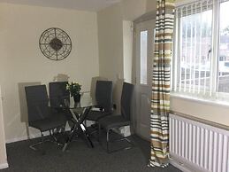 Nice Residential Within Easy Reach To Town