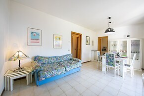 Lella Apartment Front Beach Garda Lake