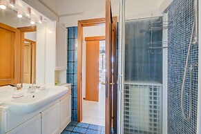 Lella Apartment Front Beach Garda Lake