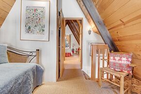 Vacation Home 216 3 Bedroom Home by RedAwning