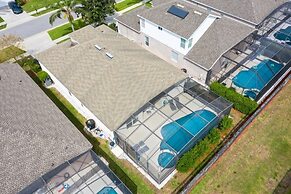 Amazing Disney Dream Getaway In Windsor Palms! 4 Bedroom Villa by RedA