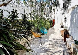Beautiful Garden Apartment in Cisternino
