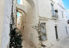 Beautiful Garden Apartment in Cisternino