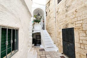 Beautiful Garden Apartment in Cisternino