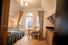 Luxury Suites Riverside Residence