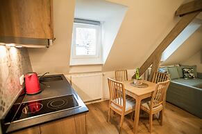 Luxury Suites Riverside Residence