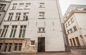 Luxury Suites Riverside Residence