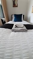 Salford Ark Comfort Stays Near Trafford Centre