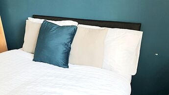 Salford Ark Comfort Stays Near Trafford Centre