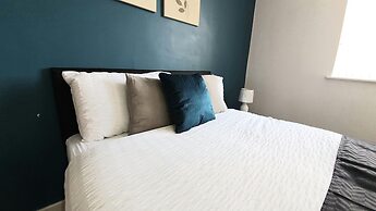 Salford Ark Comfort Stays Near Trafford Centre