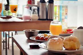 Velinn Pousada Iguana Azul