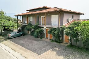 Velinn Pousada Iguana Azul