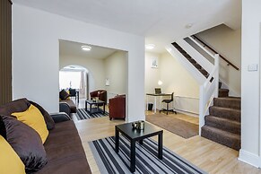 Beautiful 2-bed House in Quiet Cul-de-sac