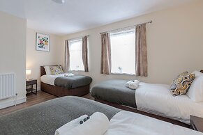 Beautiful 2-bed House in Quiet Cul-de-sac