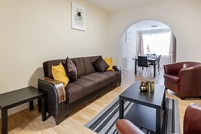 Beautiful 2-bed House in Quiet Cul-de-sac