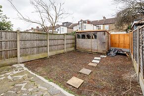 Beautiful 2-bed House in Quiet Cul-de-sac