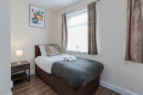 Beautiful 2-bed House in Quiet Cul-de-sac