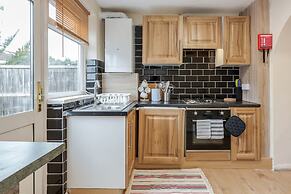 Beautiful 2-bed House in Quiet Cul-de-sac