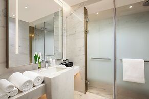 Hualuxe Shanghai Changfeng Park