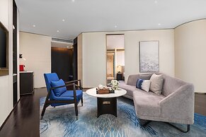 Hualuxe Shanghai Changfeng Park